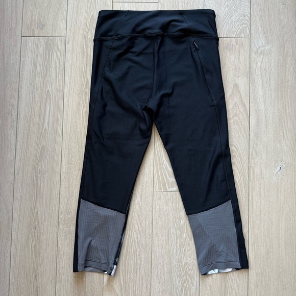 Under Armour Compression Leggings with Geometric Design Women’s Size Small - Picture 10 of 11